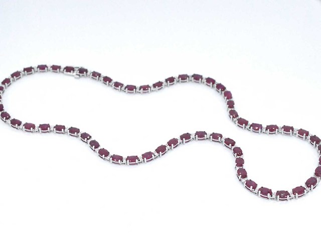 Witgouden collier met diamanten en robijn - afbeelding 6 van  9