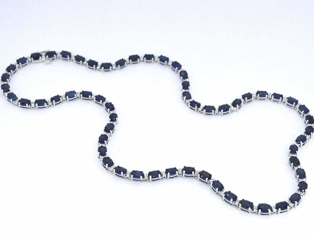 Witgouden collier met diamanten en saffier - afbeelding 6 van  9