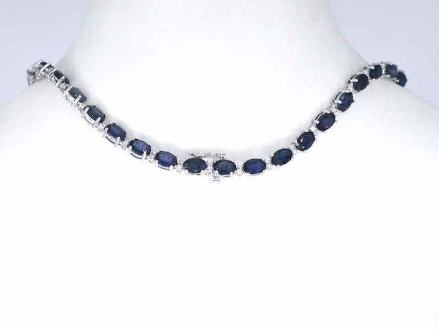 Witgouden collier met diamanten en saffier - afbeelding 5 van  9
