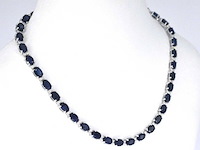 Witgouden collier met diamanten en saffier - afbeelding 5 van  10