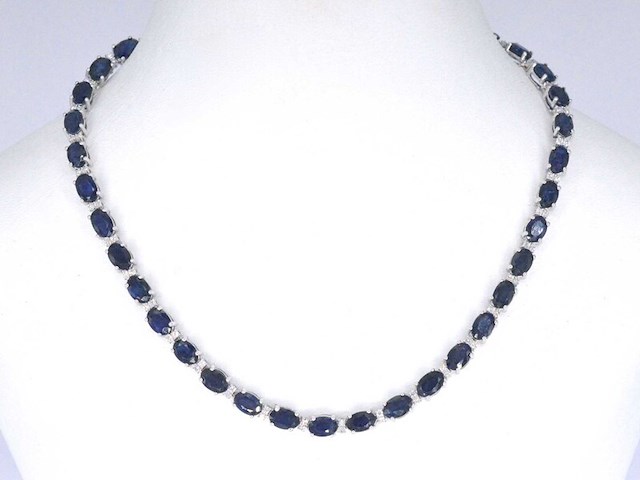 Witgouden collier met diamanten en saffier - afbeelding 1 van  8