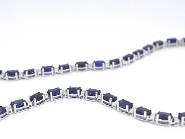 Witgouden collier met diamanten en saffier - afbeelding 6 van  8