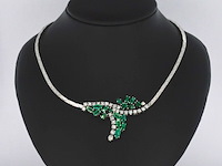 Witgouden collier met diamanten en smaragden - afbeelding 2 van  7