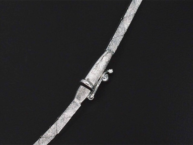 Witgouden collier met diamanten en smaragden - afbeelding 5 van  7