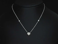 Witgouden collier met diamanten hanger klaver vier - afbeelding 2 van  8