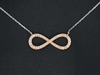 Witgouden collier met een rosegouden diamanten infinity hanger - afbeelding 1 van  9