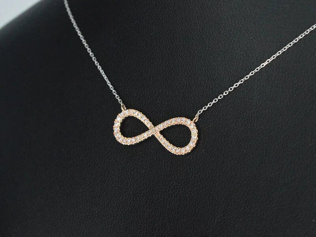 Witgouden collier met een rosegouden diamanten infinity hanger - afbeelding 3 van  9