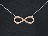 Witgouden collier met een rosegouden diamanten infinity hanger - afbeelding 1 van  7
