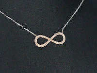 Witgouden collier met een rosegouden diamanten infinity hanger - afbeelding 4 van  7