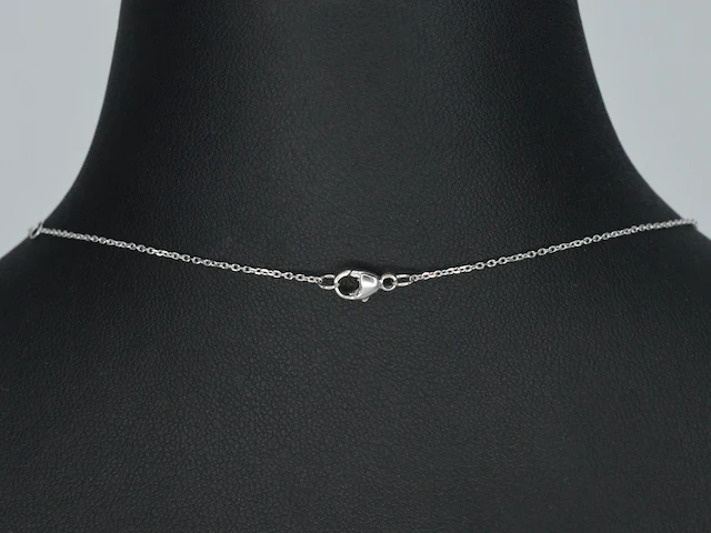 Witgouden collier met een rosegouden diamanten infinity hanger - afbeelding 5 van  7