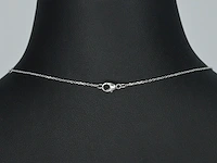 Witgouden collier met een rosegouden diamanten infinity hanger - afbeelding 5 van  7