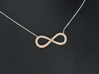 Witgouden collier met rosegouden infinity hanger diamant - afbeelding 5 van  8
