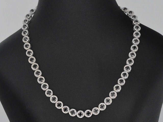 Witgouden collier met witte en zwarte diamanten 14.00 carat - afbeelding 1 van  8