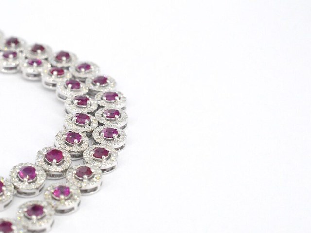 Witgouden collier volledig met natuurlijke witte diamanten en robijnen 15.00 carat - afbeelding 9 van  11