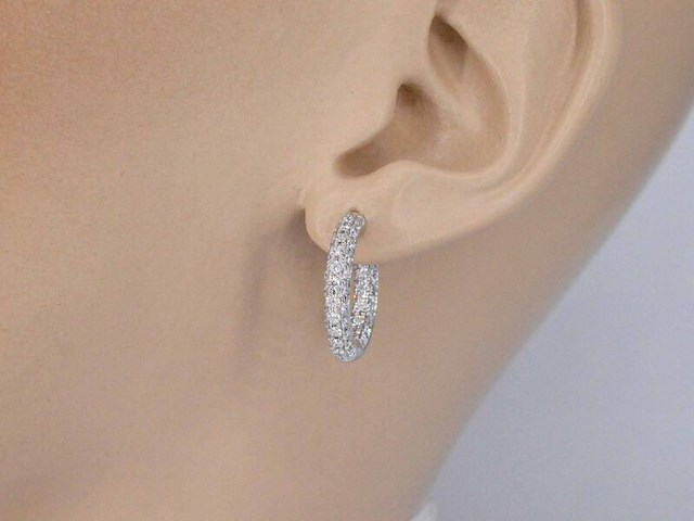 Witgouden creolen met briljant geslepen diamanten - afbeelding 3 van  10