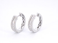 Witgouden creolen met diamanten - afbeelding 11 van  12