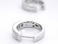 Witgouden creolen met diamanten - afbeelding 12 van  12