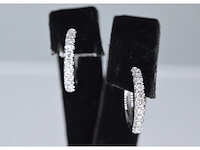 Witgouden creolen met diamanten