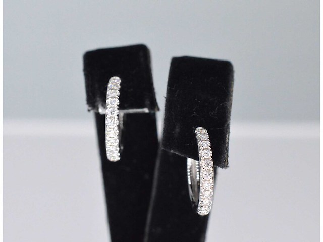 Witgouden creolen met diamanten - afbeelding 3 van  7