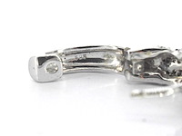 Witgouden creolen met wit en zwarte diamanten - afbeelding 5 van  7