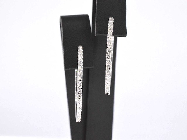 Witgouden creolen oorbellen met diamanten - afbeelding 1 van  8