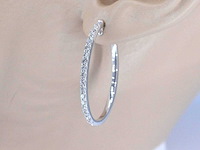 Witgouden creolen oorbellen met diamanten - afbeelding 2 van  8