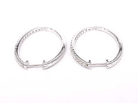 Witgouden creolen oorbellen met diamanten - afbeelding 7 van  8