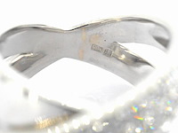 Witgouden cross-over rij ring met briljant geslepen diamanten - afbeelding 2 van  12