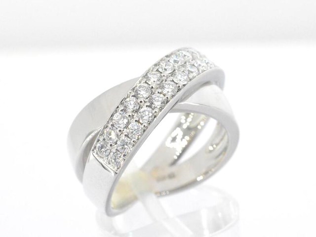 Witgouden cross-over rij ring met briljant geslepen kwaliteit diamanten - afbeelding 8 van  12
