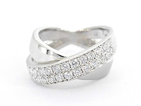 Witgouden cross over rijring met briljant geslepen diamanten - afbeelding 1 van  11