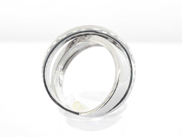 Witgouden cross over rijring met briljant geslepen diamanten - afbeelding 10 van  11