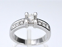 Witgouden demi-alliance met briljant en diamanten