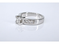 Witgouden demi-alliance met briljant en diamanten - afbeelding 4 van  7