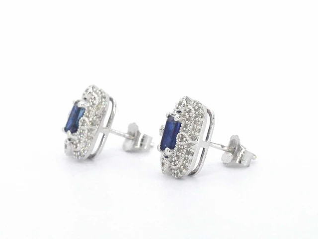 Witgouden design oorbellen diamant saffier - afbeelding 4 van  8