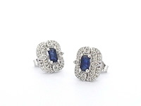 Witgouden design oorbellen met natuurlijke diamanten en saffier