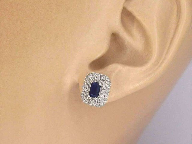 Witgouden design oorbellen met natuurlijke diamanten en saffier - afbeelding 2 van  7