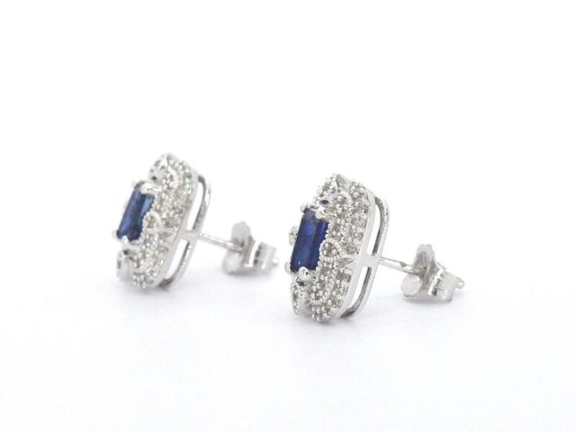 Witgouden design oorbellen met natuurlijke diamanten en saffier - afbeelding 4 van  7