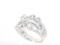 Witgouden design ring met aquamarijn en diamant - afbeelding 3 van  9