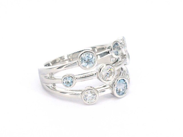 Witgouden design ring met aquamarijn en diamant - afbeelding 6 van  9