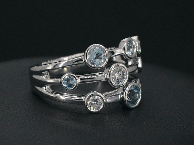 Witgouden design ring met aquamarijn en diamant - afbeelding 4 van  4