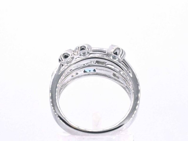 Witgouden design ring met aquamarijn en diamant - afbeelding 6 van  10
