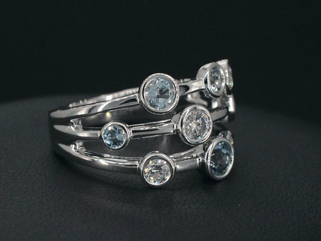 Witgouden design ring met aquamarijn en diamant - afbeelding 4 van  9
