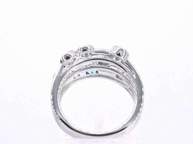Witgouden design ring met aquamarijn en diamant - afbeelding 5 van  9