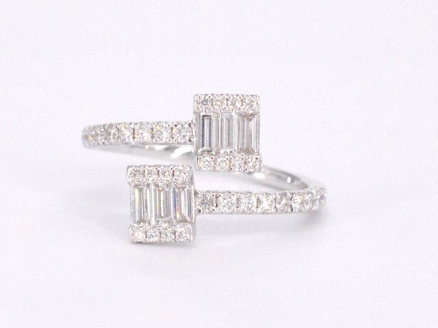 Witgouden design ring met briljant en baguette - afbeelding 8 van  11