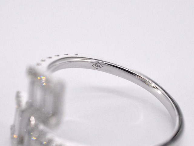 Witgouden design ring met briljant en baguette - afbeelding 11 van  11