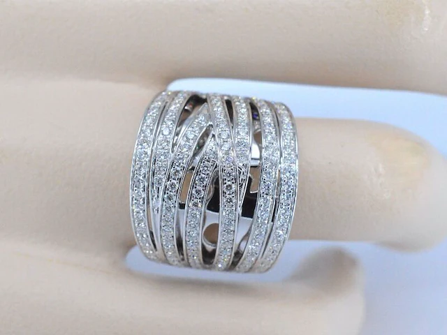 Witgouden design ring met briljanten diamanten - afbeelding 3 van  10