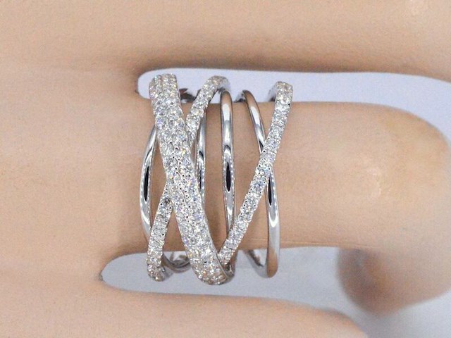 Witgouden design ring met diamanten - afbeelding 3 van  10