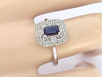 Witgouden design ring met een saffier en diamanten - afbeelding 3 van  10