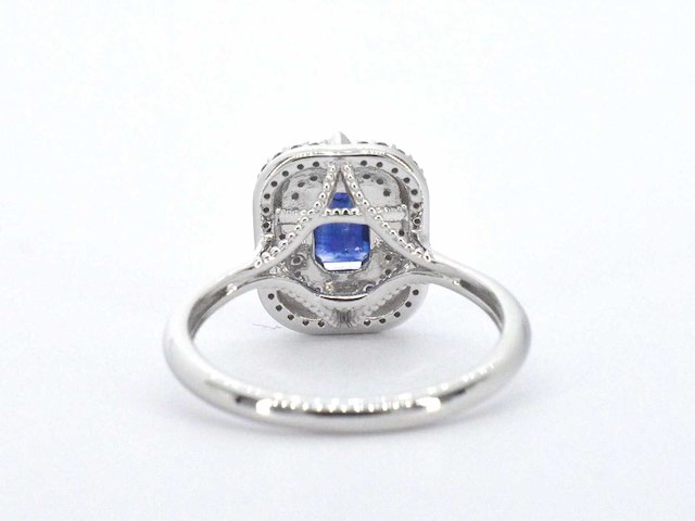 Witgouden design ring met een saffier en diamanten - afbeelding 9 van  10