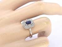 Witgouden design ring met een saffier en diamanten - afbeelding 10 van  10